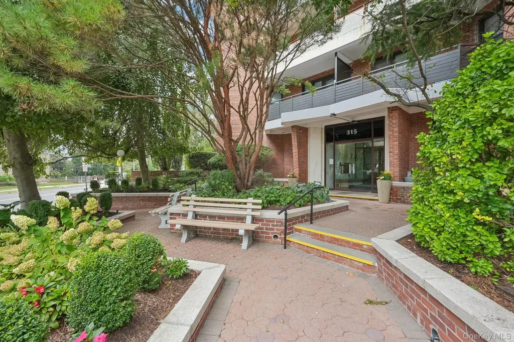315 King St Unit 1L