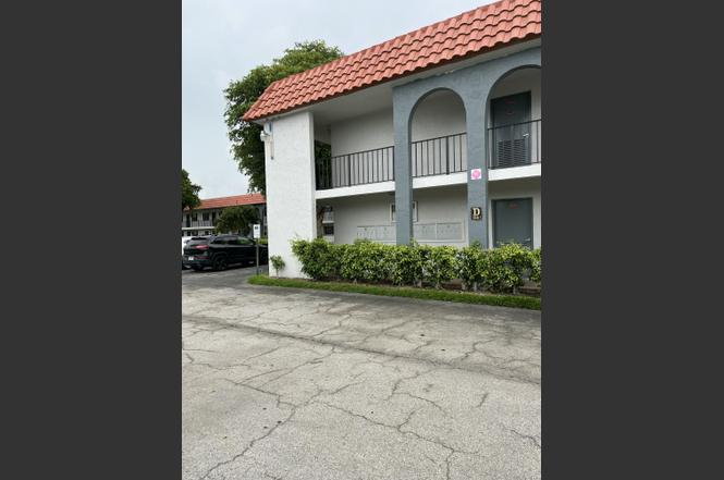 1961 W Woolbright Rd Unit D103