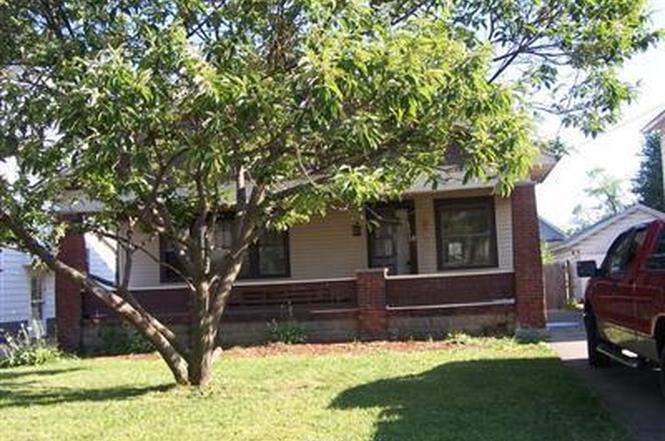 320 E Auburndale Ave