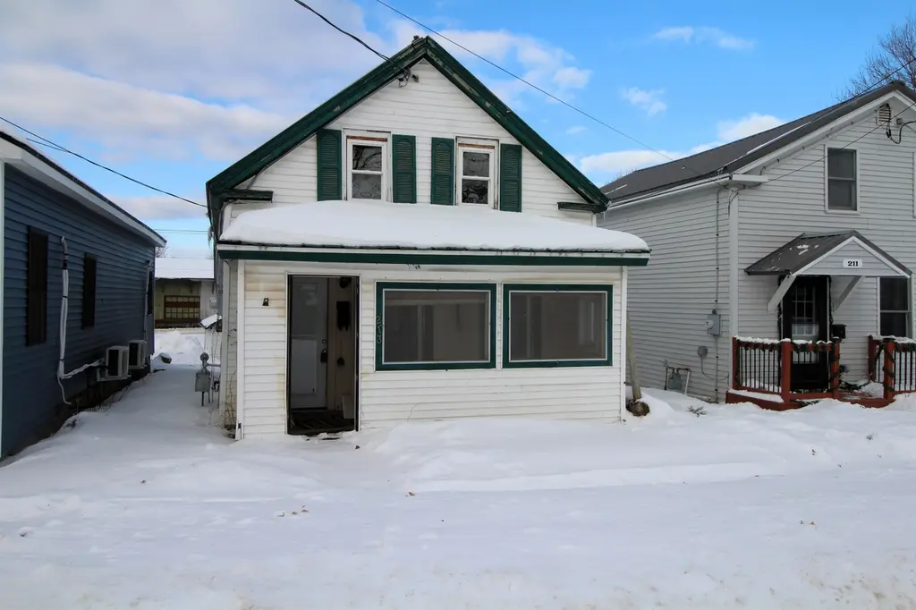 213 Main St