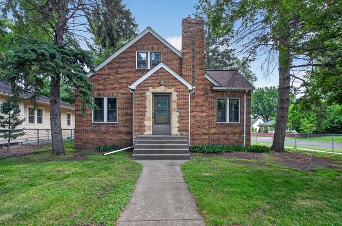 1262 Edgcumbe Rd