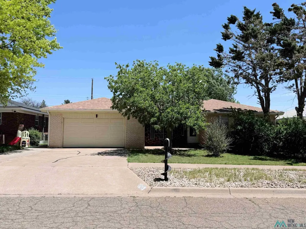 2205 Moberly Dr