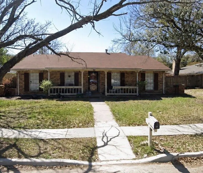825 Pinoak Dr
