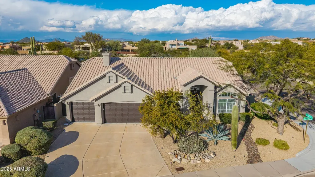 11140 E White Feather Ln