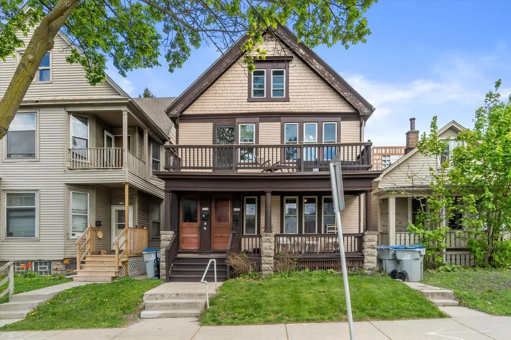 2116 N Oakland Ave #2118