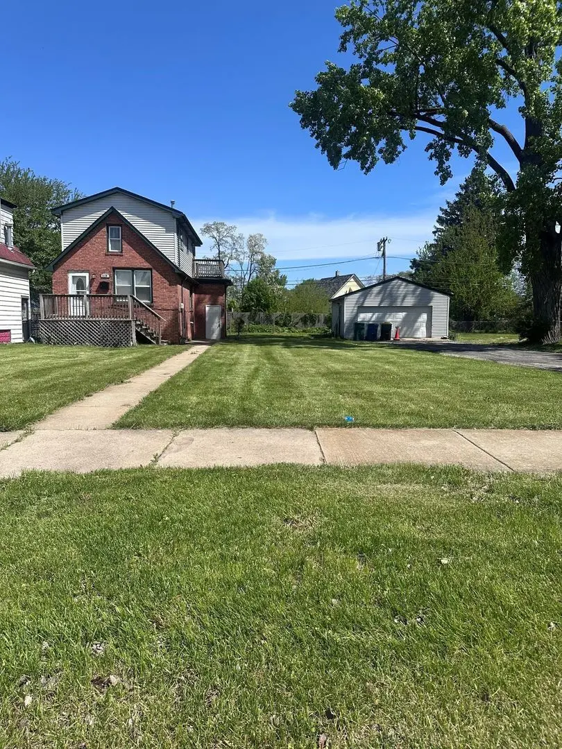 526 E 154th Pl