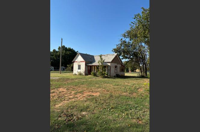 101 W Louisiana Ave