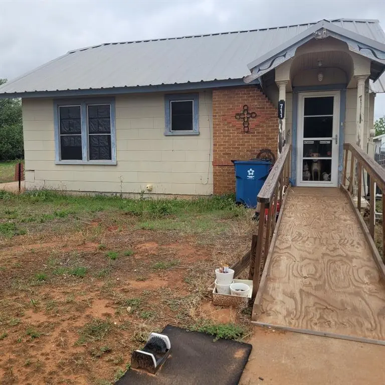 711 E Oklahoma Ave