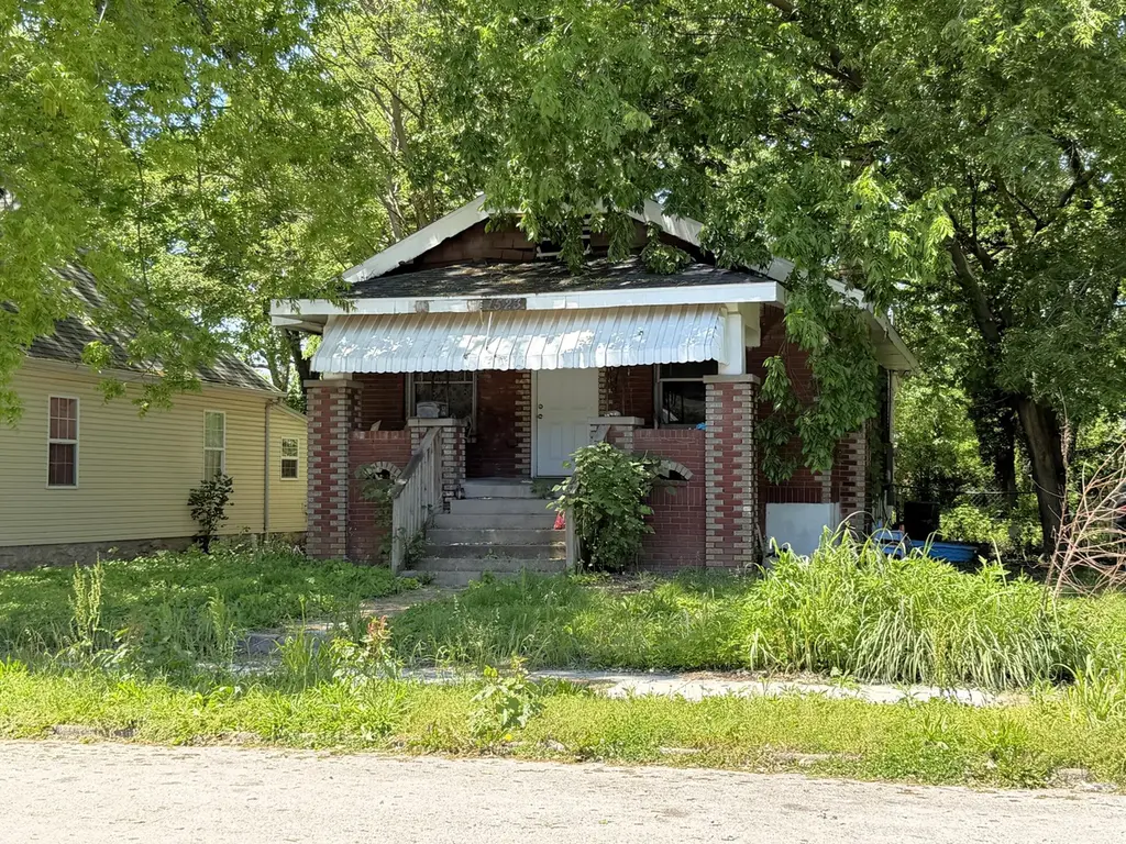 1523 N Main Ave