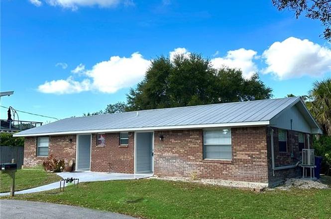 9805/9807 Montana Ct