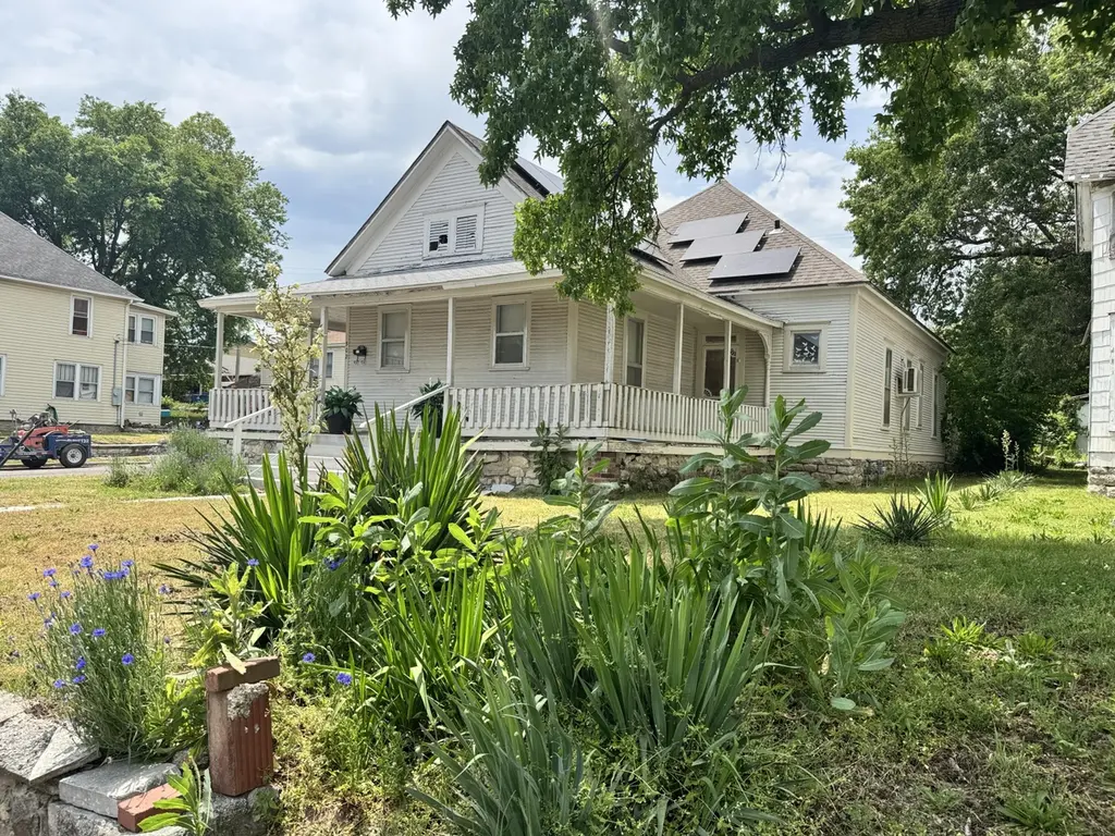 302 N Joplin Ave