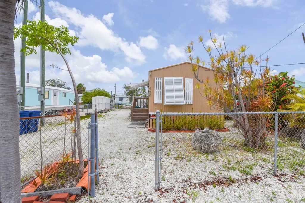27965 Tarpon Ter