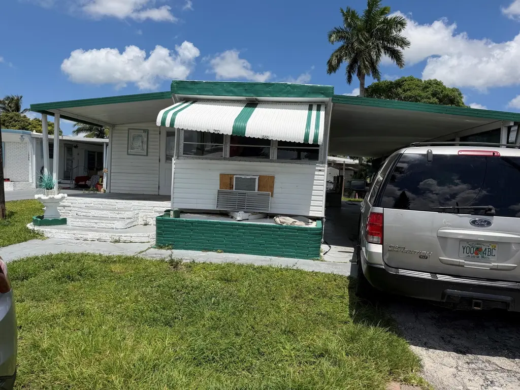 1670 SW 85th Ave