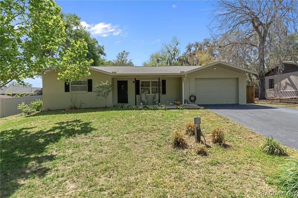 126 N Edinburgh Dr