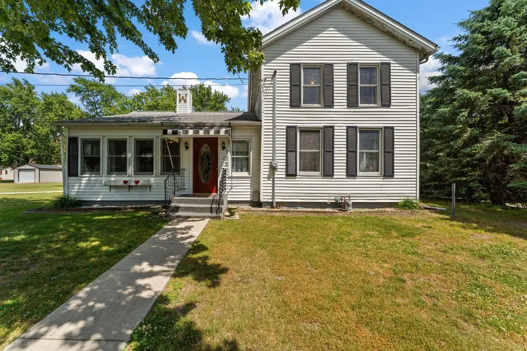 103 N Illinois St