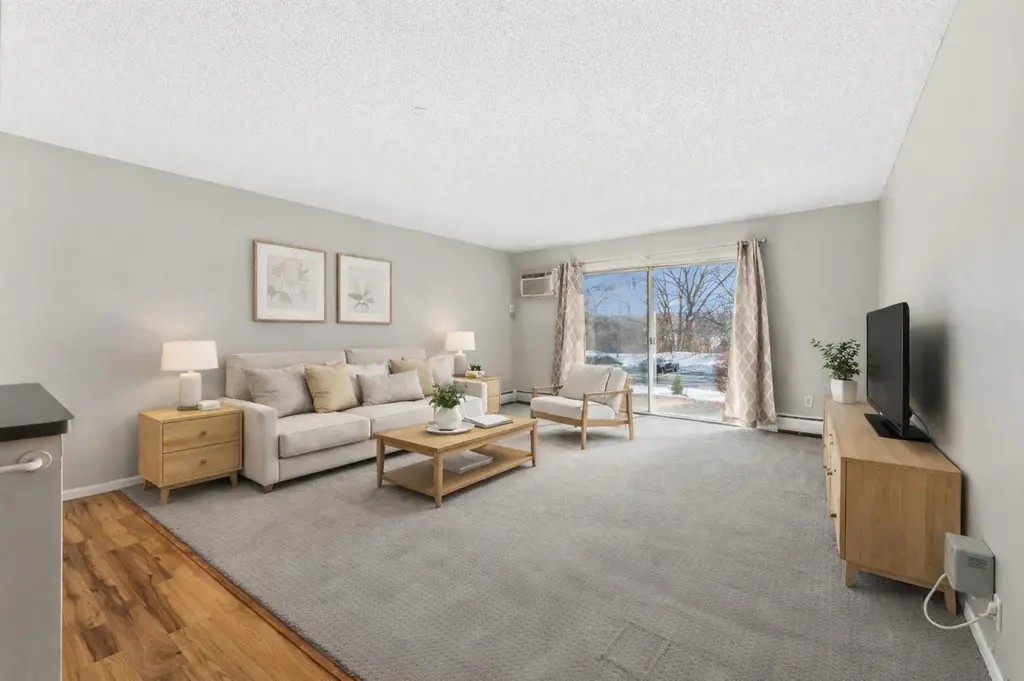 10311 Cedar Lake Rd #103