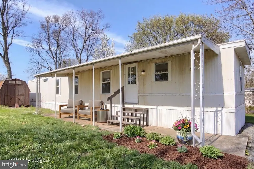 23 Aspen Ln