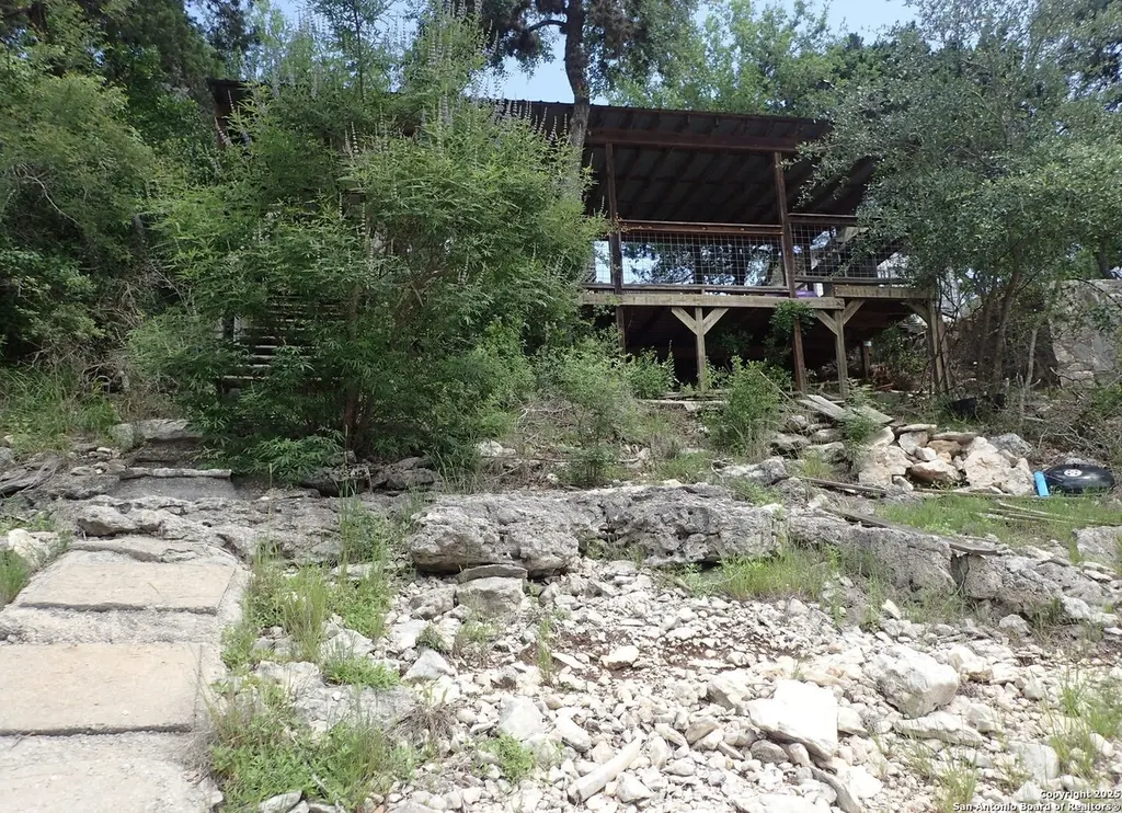 172 Private Road 2622
