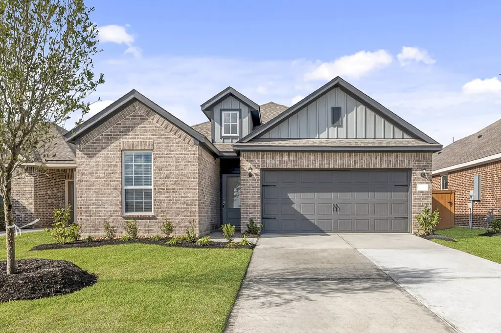 1119 Moonlight Trace Dr
