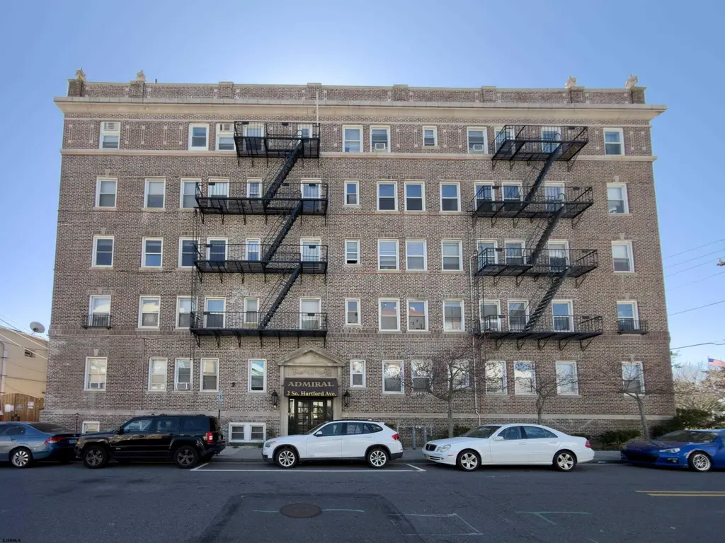 2 S Hartford Ave Unit C1
