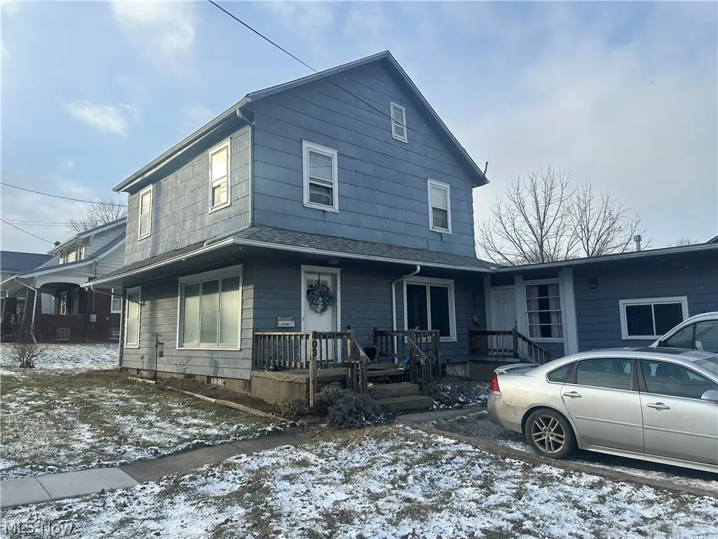 403 Nassau St W