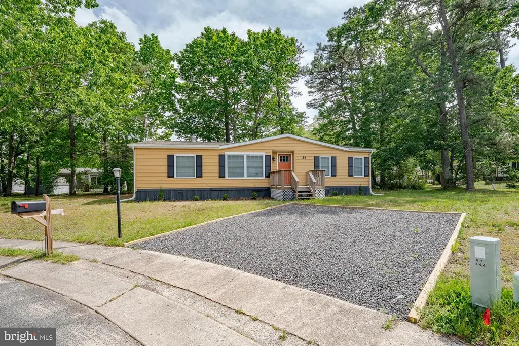 24 Holly Ct