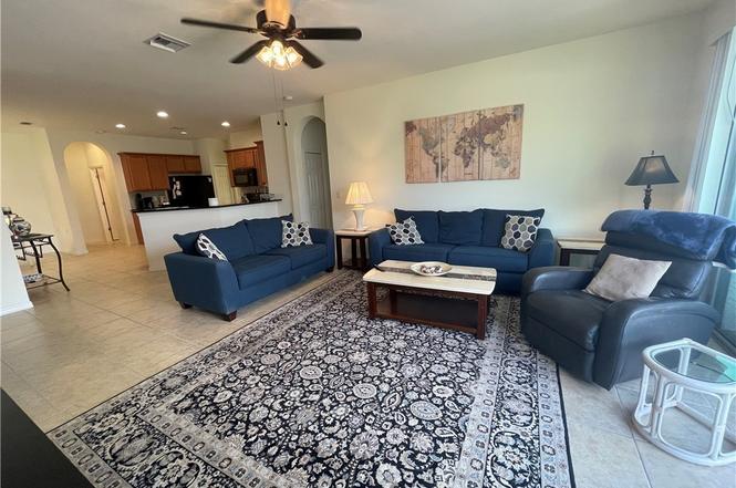 10457 Materita Dr