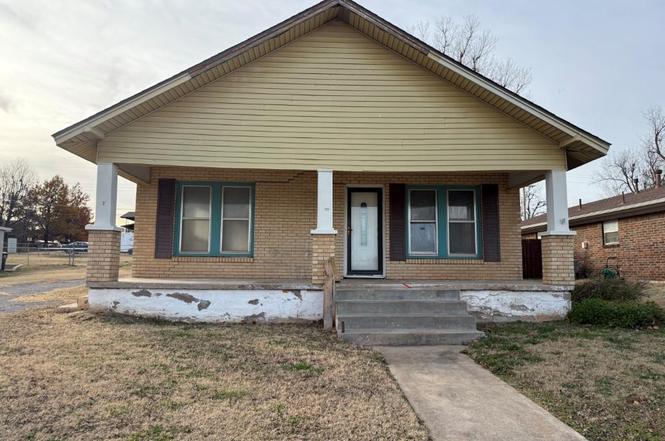 203 N Rush Ave
