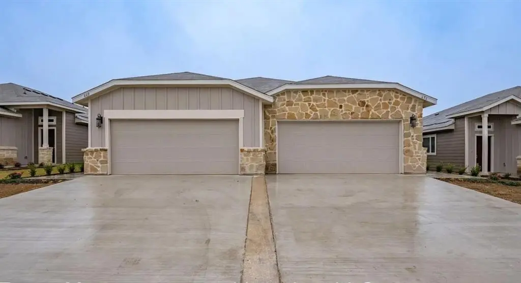 656-660 Wheatfield Dr