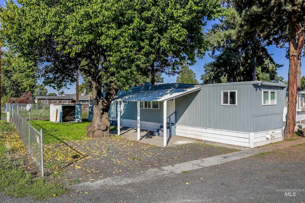 631 Warner Ave. #1 #1