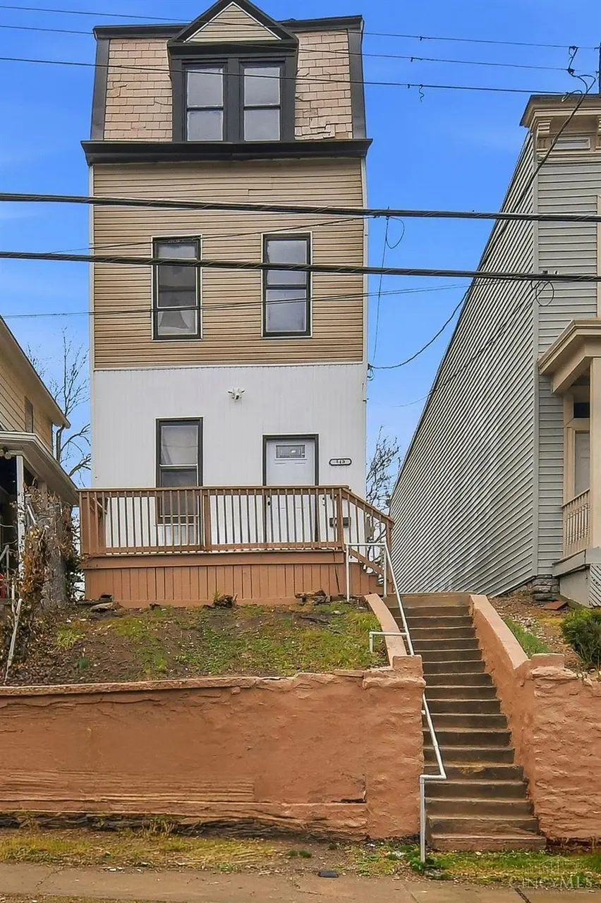 540 Grand Ave