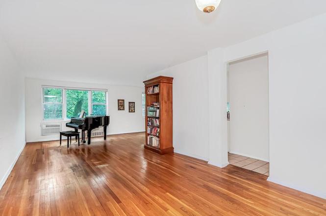 679 W 239th St W Unit 3J