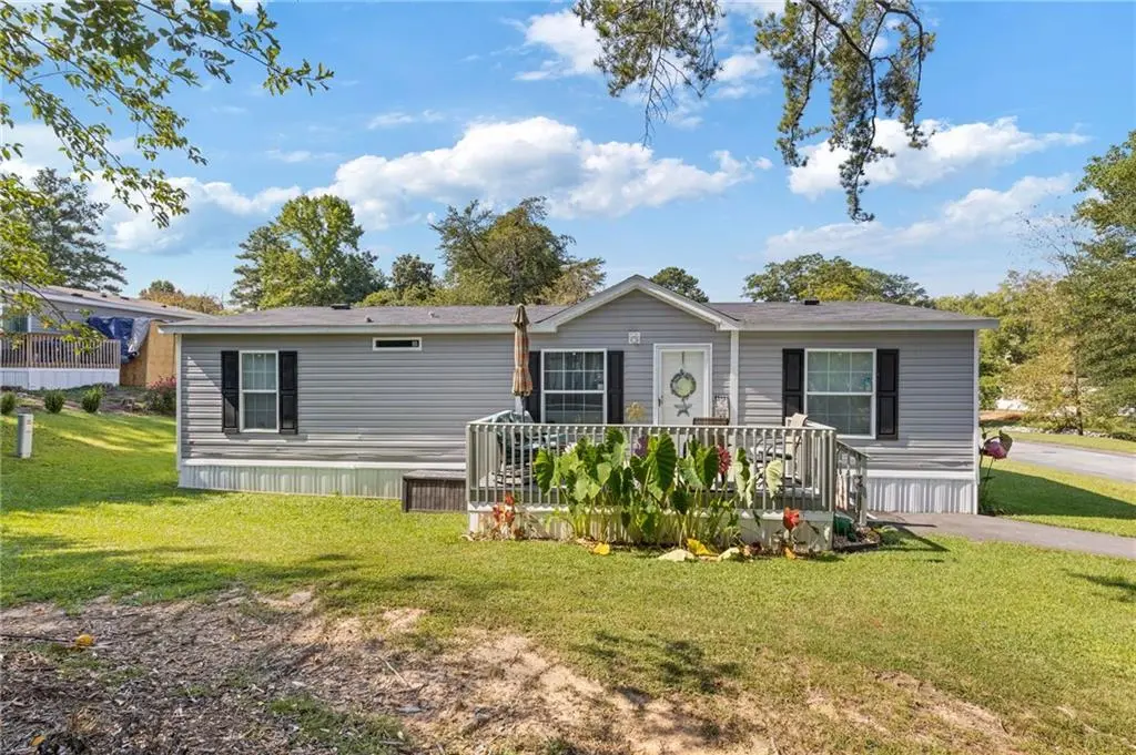 26 E Meadow Ln