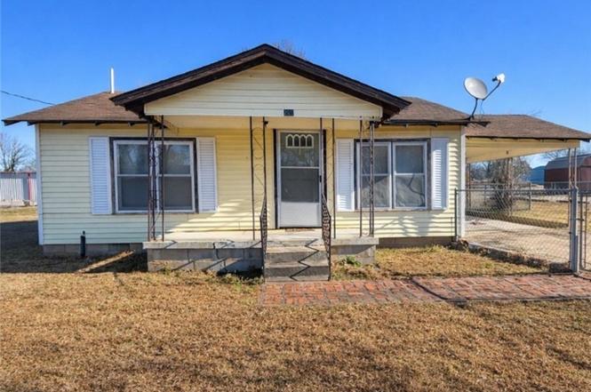 205 NW 5th St