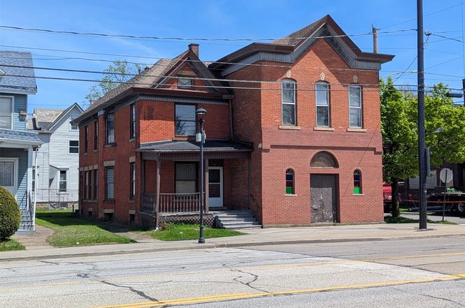 631 Parade St