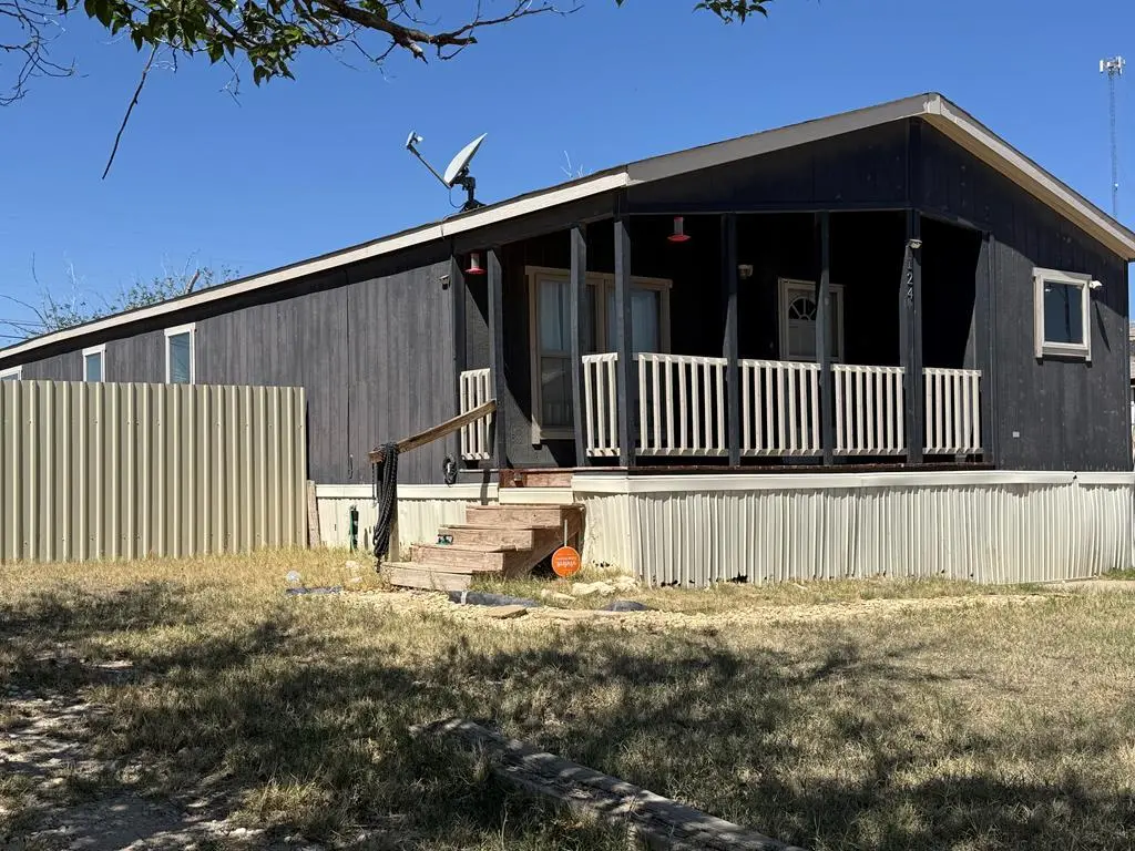 124 N Maple Ave