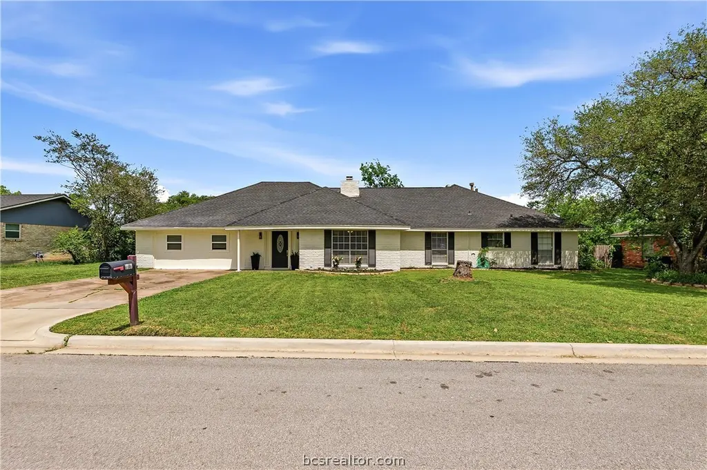 1405 Lawyer St