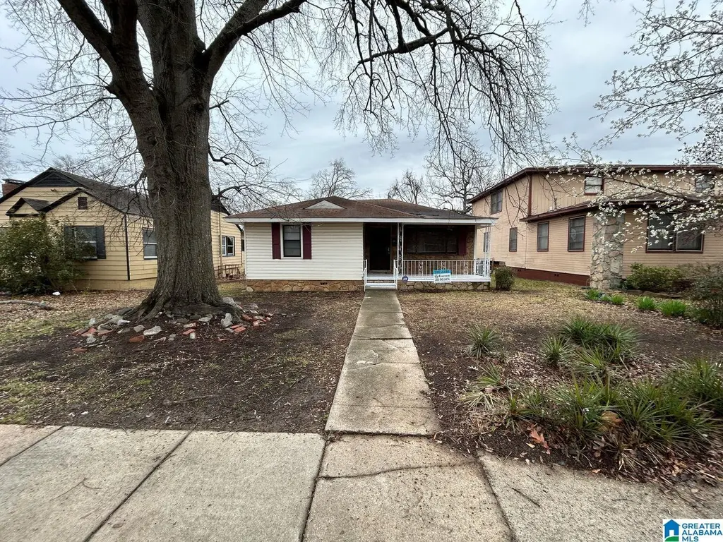 1820 Woodland Ave SW