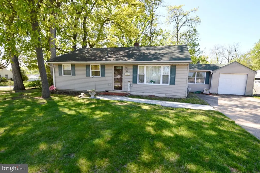207 Phillips Ave