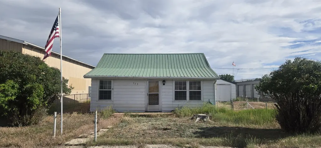 529 Washakie St
