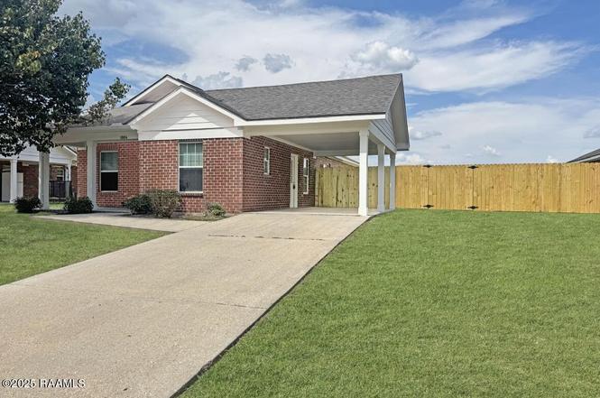 907 West End Dr