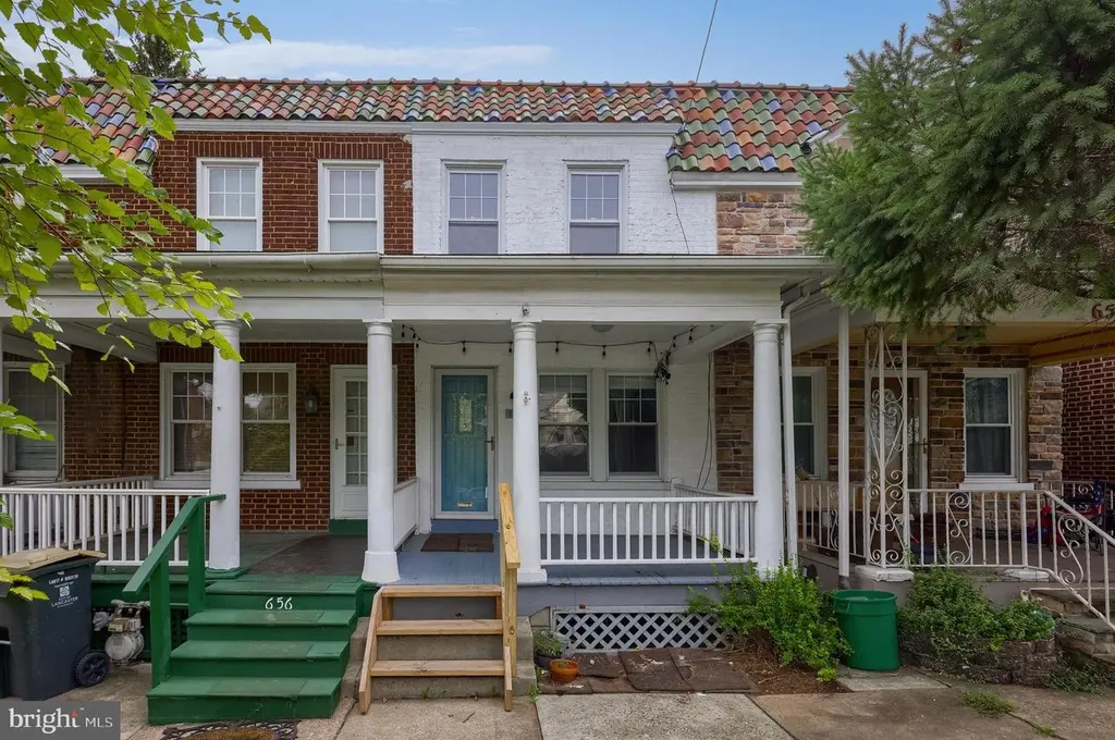 654 New Holland Ave