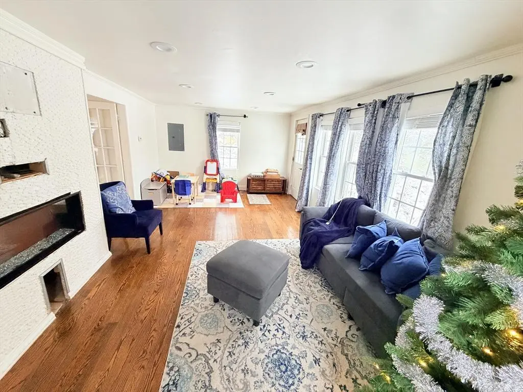 12 Danforth St