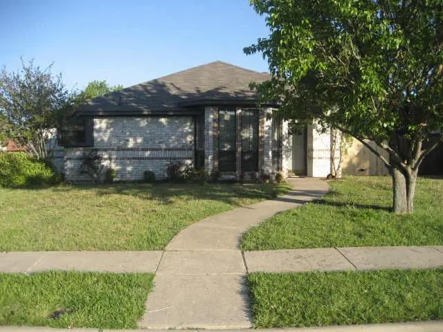 2522 Larkspur Ln