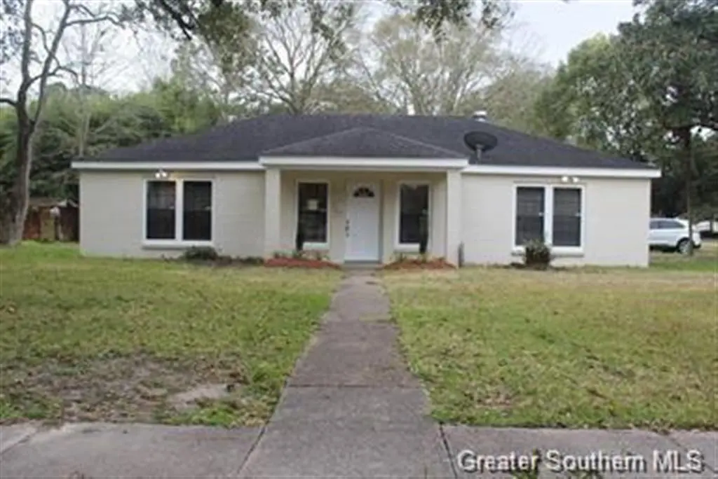 2000 Rose St