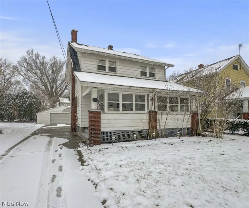32 Como St