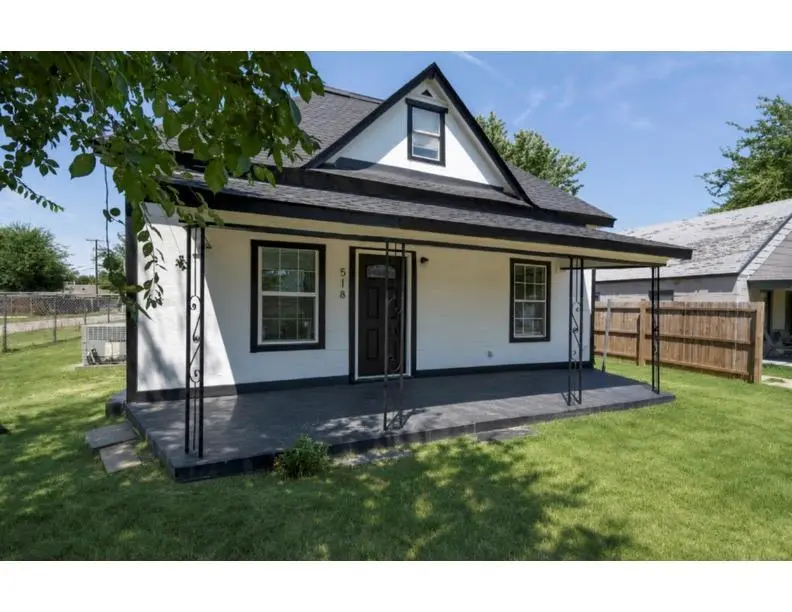 516 W Martin St