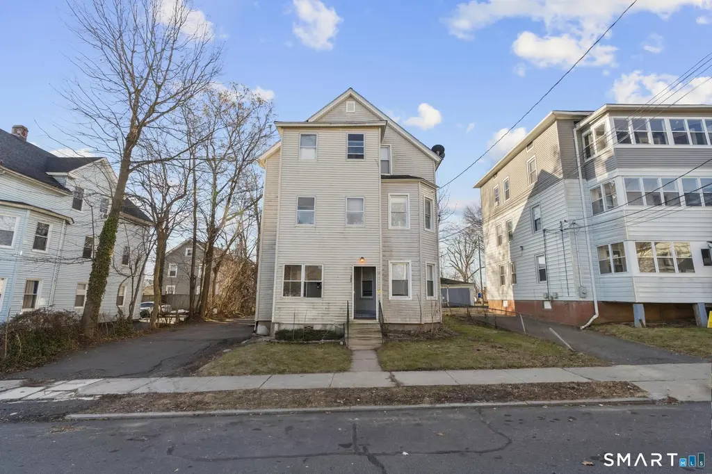 105 Rhodes St