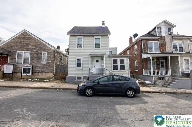 334 E Walnut St E