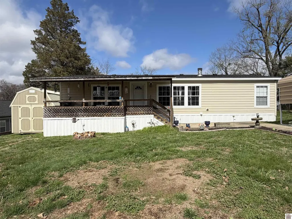 438 Denver Ave